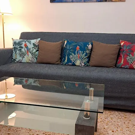 Apartament Holidays *